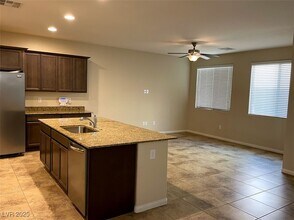6625 Rocky Reef St in Las Vegas, NV - Building Photo - Building Photo