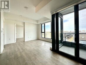 120 Eagle Rock Way in Vaughan, ON - Building Photo - Building Photo