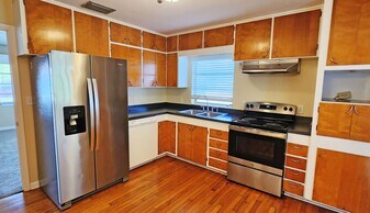 1901 6th St W in Palmetto, FL - Building Photo
