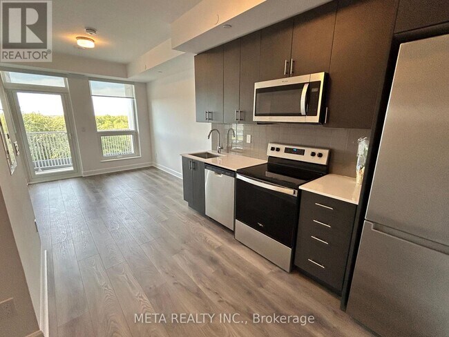 3240 William Coltson Ave in Oakville, ON - Building Photo - Building Photo