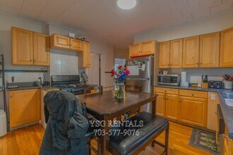 193 Cypress St, Unit #2 in Brookline, MA - Building Photo - Building Photo