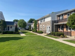 508 Kensington Ln in Bethpage, NY - Building Photo - Building Photo