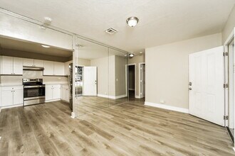 16461 NW 19th Ave in Opa Locka, FL - Building Photo - Building Photo