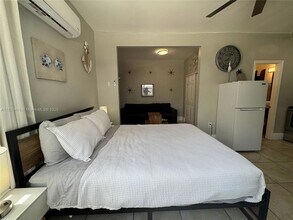 726 8th St, Unit 1 in Miami Beach, FL - Building Photo - Building Photo