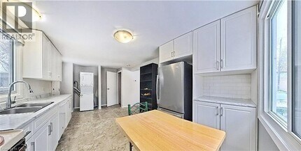 30 Amos Ave in Waterloo, ON - Building Photo - Building Photo