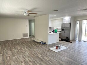 3595 61st St N in St. Petersburg, FL - Building Photo - Building Photo