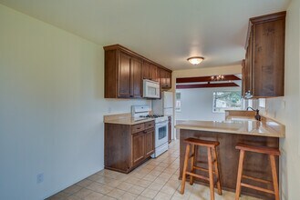 90 Vine St in Coupeville, WA - Building Photo - Building Photo