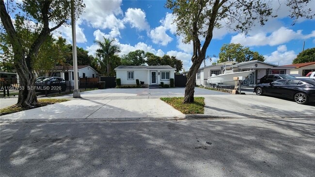 734 W 32nd St in Hialeah, FL - Building Photo - Building Photo
