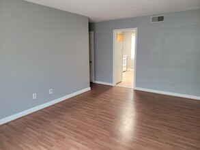 2109 Suitland Ter SE, Unit Fairfax Village in Washington, DC - Building Photo - Building Photo