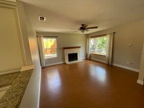 146 Village Run W in Encinitas, CA - Building Photo - Building Photo