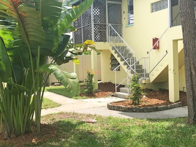 5618 Gulfport Blvd S in Gulfport, FL - Building Photo - Building Photo