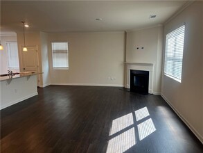 5746 Turnstone Trl in Flowery Branch, GA - Foto de edificio - Building Photo