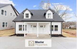 35 Marble St in Greenville, SC - Building Photo