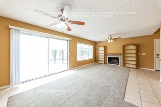 1633 E Wagoner Rd in Phoenix, AZ - Building Photo - Building Photo