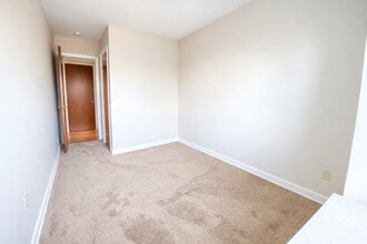 FRIENDSHIP COURT in Pittsburgh, PA - Building Photo - Building Photo