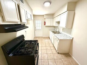 520 Prado St in San Antonio, TX - Building Photo - Building Photo