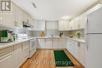 54 Minnacote Ave in Toronto, ON - Building Photo - Building Photo