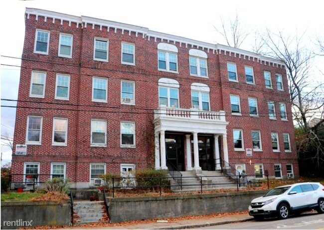 726 Washington St, Unit A in Brookline, MA - Building Photo - Building Photo