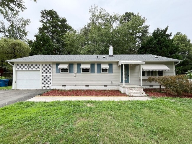 property at 2310 Lindmont Ave