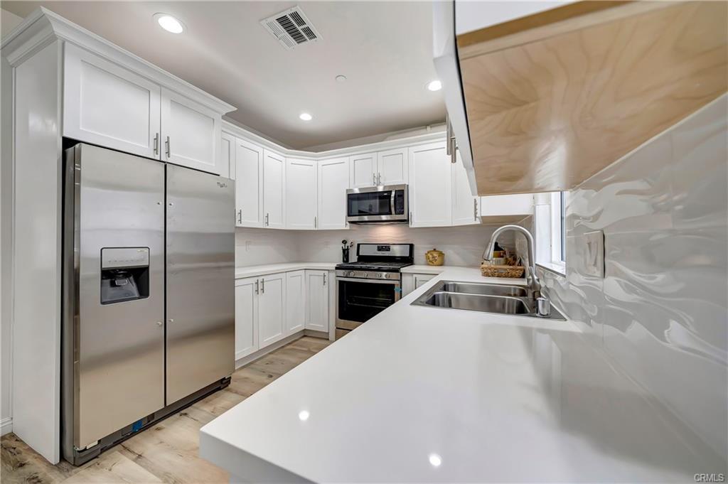 1101 Maclay St in San Fernando, CA - Building Photo