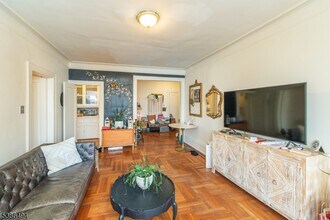 22 St Lukes Pl in Montclair, NJ - Building Photo - Building Photo