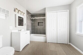 21704 Jefferson St in Farmington Hills, MI - Building Photo - Building Photo