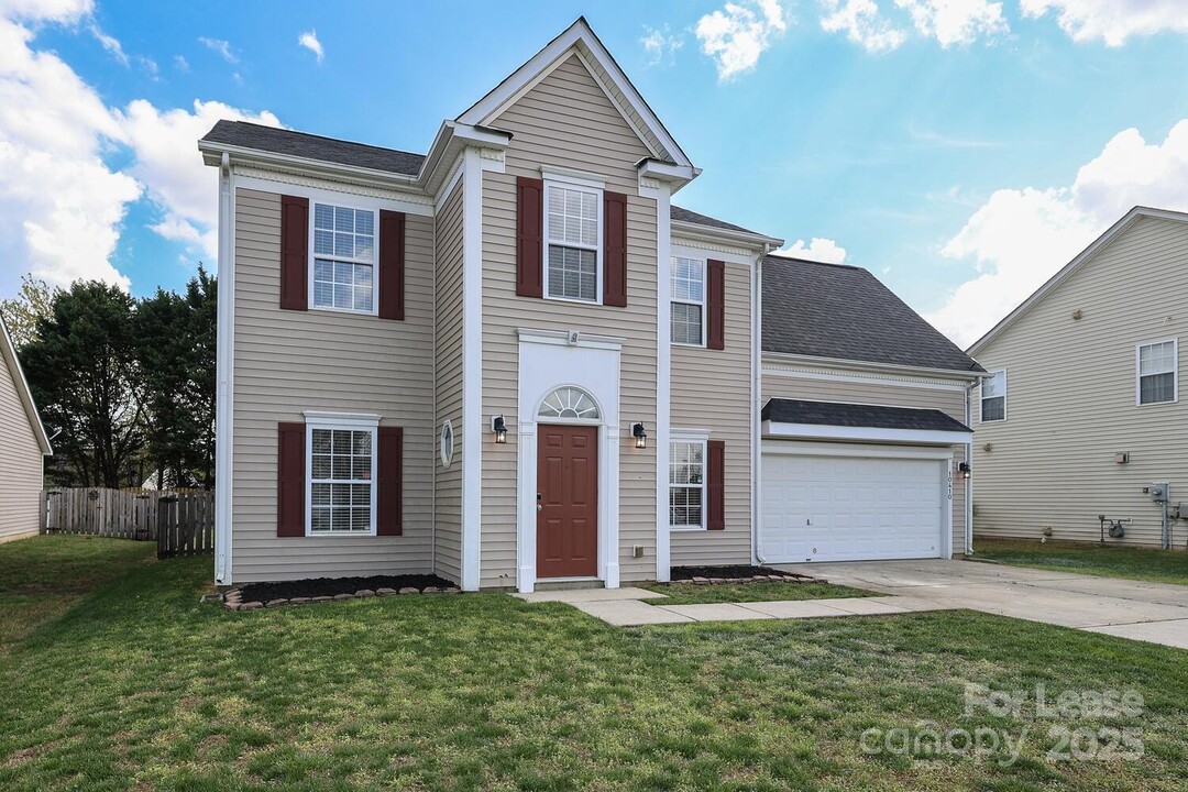 10410 Planters View Dr in Charlotte, NC - Building Photo