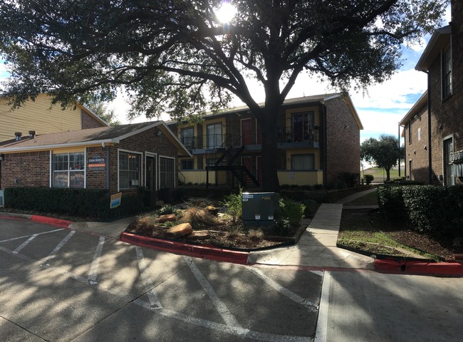 Casa Bonita in Dallas, TX - Building Photo - Building Photo