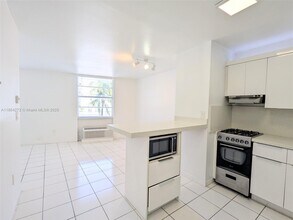 710 Washington Ave in Miami Beach, FL - Building Photo - Building Photo