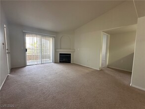 7885 W Flamingo Rd in Las Vegas, NV - Building Photo - Building Photo