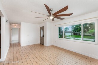 986 Sycamore Dr in Rockledge, FL - Building Photo - Building Photo