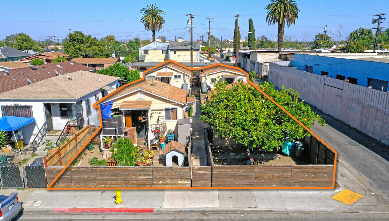 8738 Graham Ave in Los Angeles, CA - Building Photo