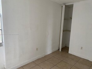 5959 SW 69th St, Unit 106 in South Miami, FL - Building Photo - Building Photo