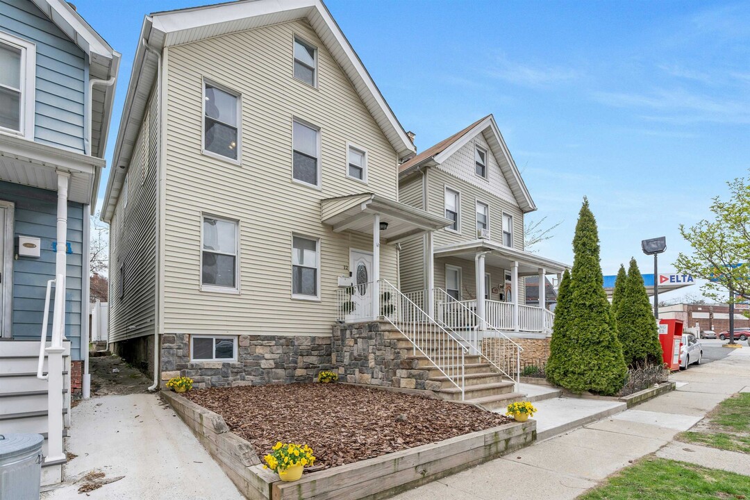 12 Orange Rd in Montclair, NJ - Building Photo
