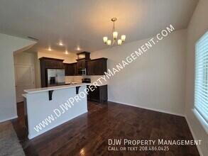 614 S Grey Pine Ln in Boise, ID - Building Photo - Building Photo
