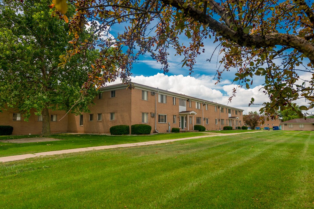 Warren Manor in Warren, MI - Foto de edificio