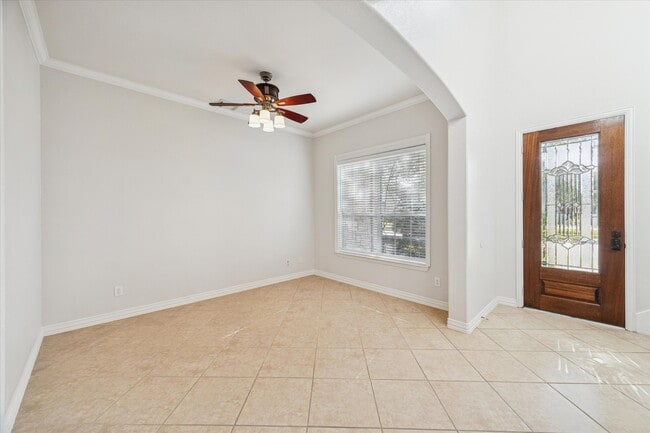 property at 9206 Sunlight Oak Ln