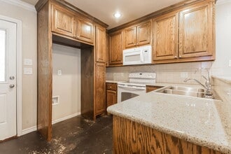 780 Rocky Ridge Flatts in Gainesville, TX - Building Photo - Building Photo