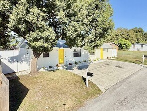 5212 Peach Ave in Seffner, FL - Building Photo - Building Photo