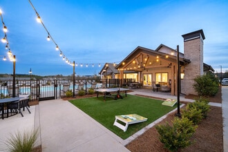 RENDER Stockbridge by Crescent Communities in Stockbridge, GA - Foto de edificio - Building Photo