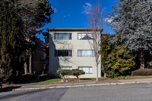 2249 Eton St in Vancouver, BC - Building Photo