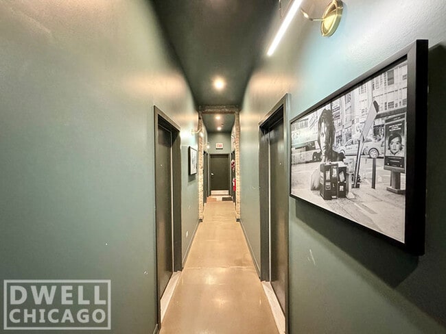 1400 N Milwaukee Ave in Chicago, IL - Building Photo - Building Photo