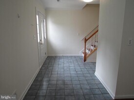 35 Beekman Pl in Charles Town, WV - Building Photo