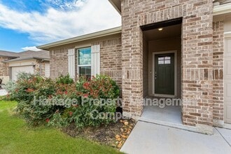 1428 Redwood Crk in Seguin, TX - Building Photo - Building Photo