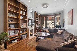 145 W Burton Pl, Unit 145 W Burton Place #1 in Chicago, IL - Foto de edificio - Building Photo