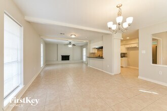 214 Oakwood Dr in Spring, TX - Building Photo - Building Photo