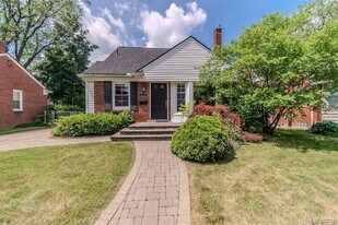4355 Elmwood Ave in Royal Oak, MI - Building Photo