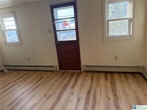 4453 Main St in Whitehall, PA - Building Photo - Building Photo