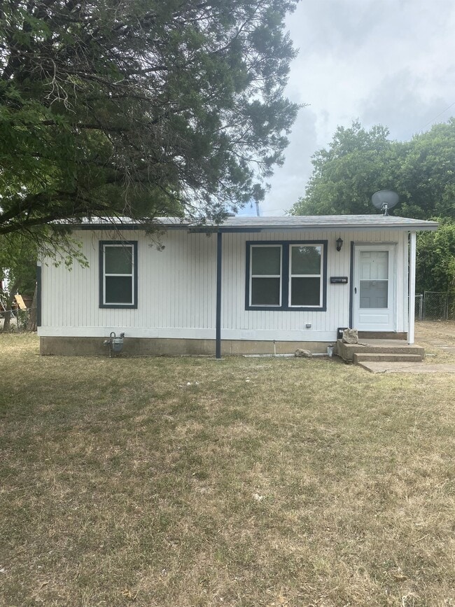 property at 106 E Pearl Ave
