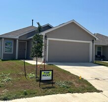 5831 Coahulia Rdg in Seguin, TX - Building Photo